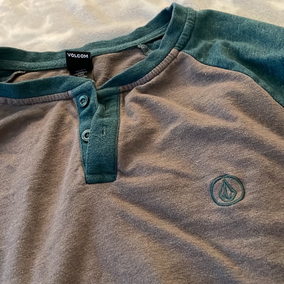 Volcom size large - Picture 2 of 2